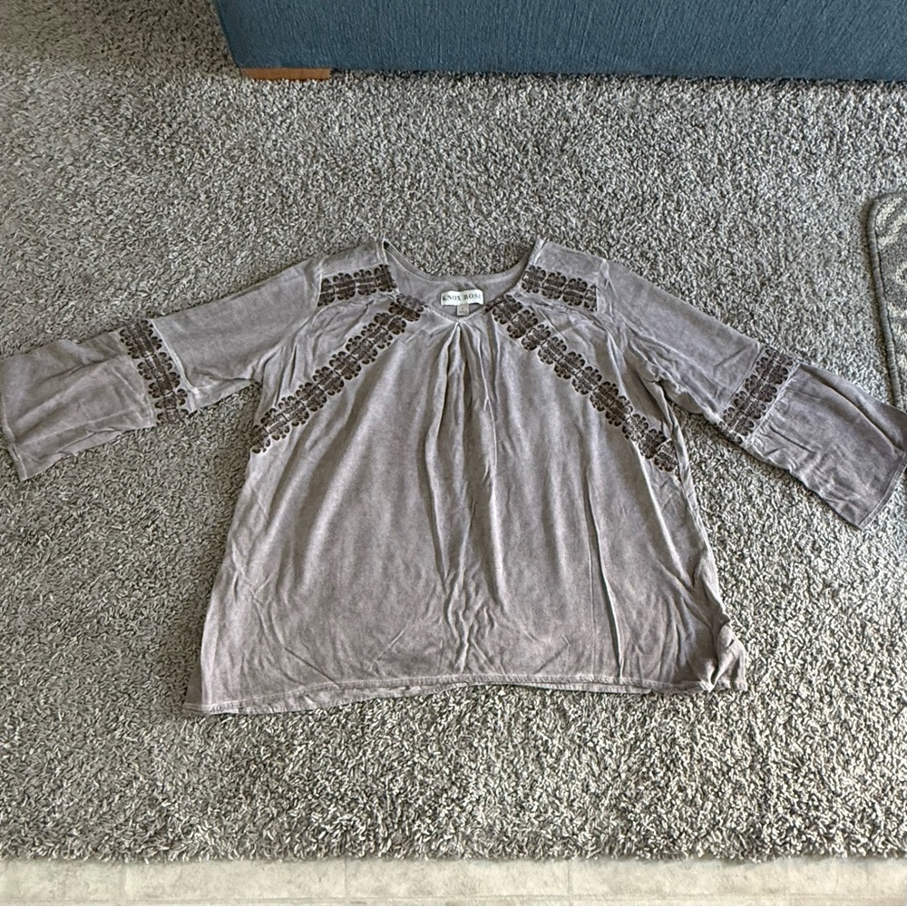 Knox Rose Women’s Gray Embroidered 3/4 Sleeve Top - size L